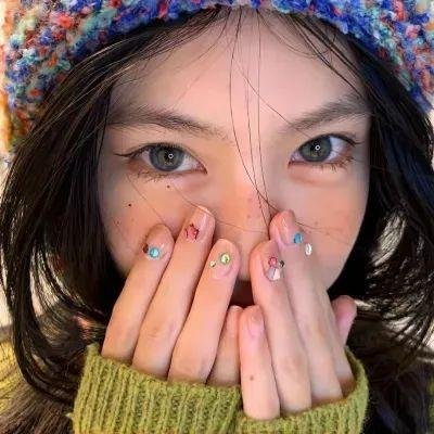 穿黄鞋的人是凶手